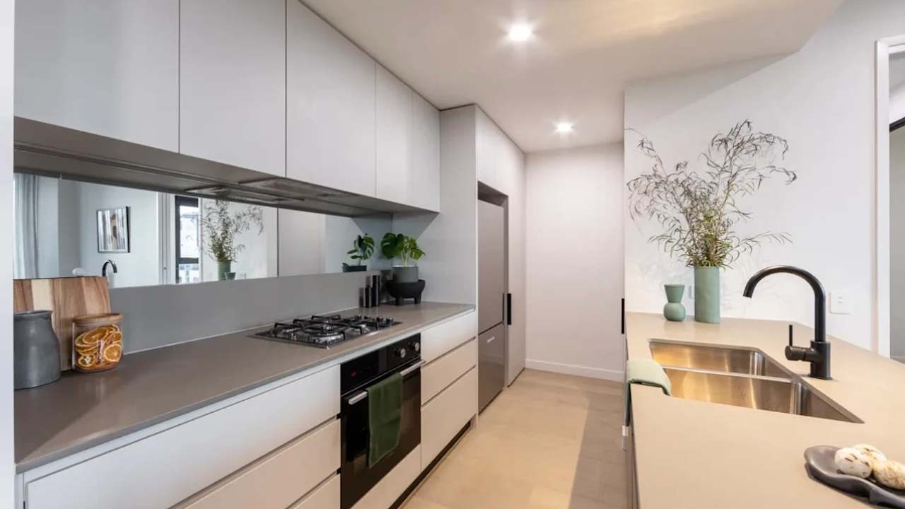 Unfurnished room in a flatshare