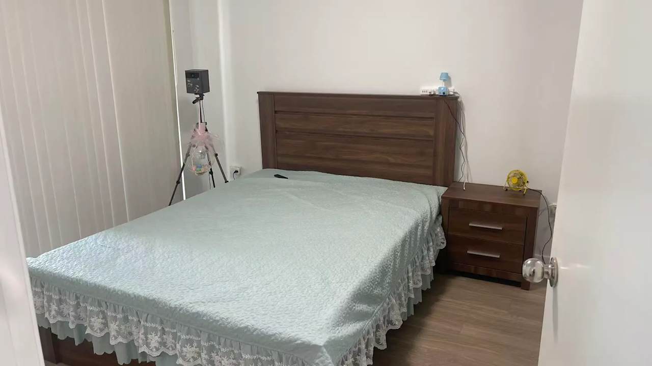 Furnished room with ensuite in a flatshare