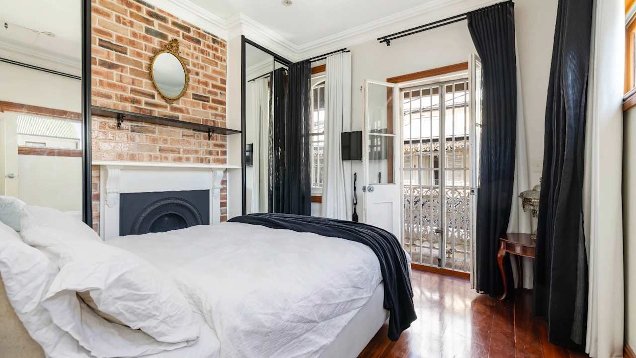 Room in a share house