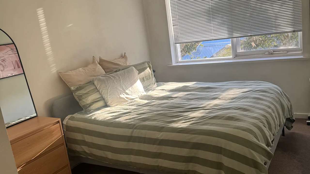 Unfurnished room in a flatshare