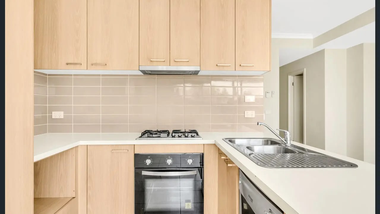 Furnished room with ensuite in a share house