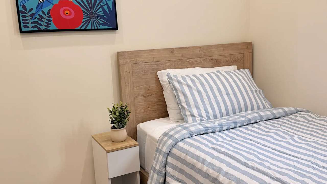 Furnished room in a share house
