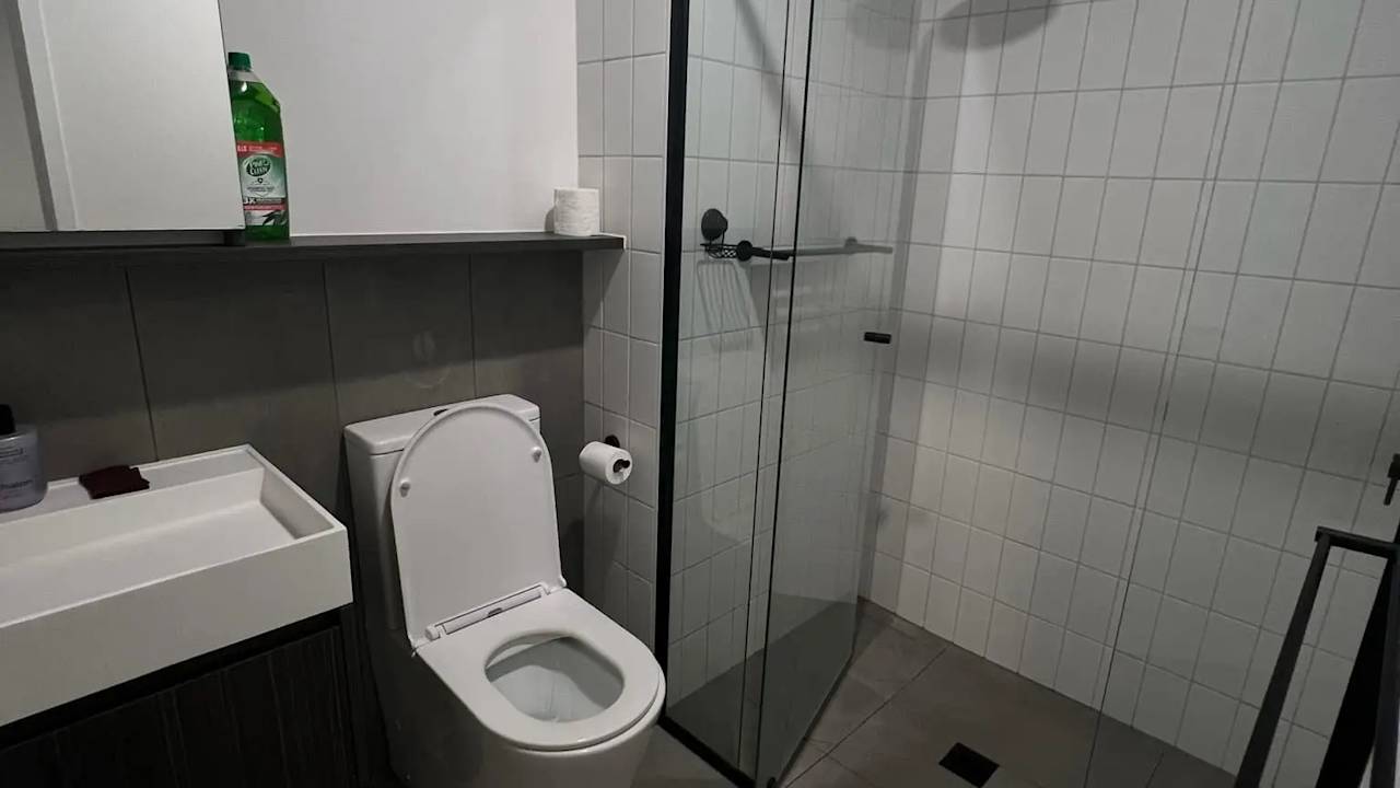 Furnished room with own bathroom