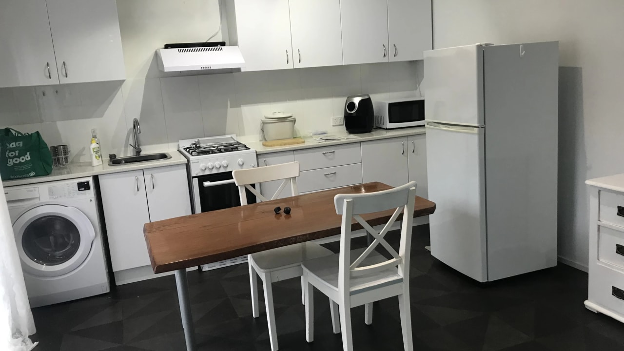 Whole property with 1 room for rent