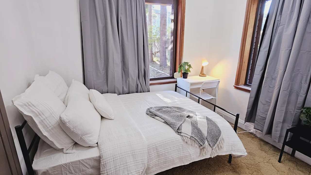 Furnished room in a share house