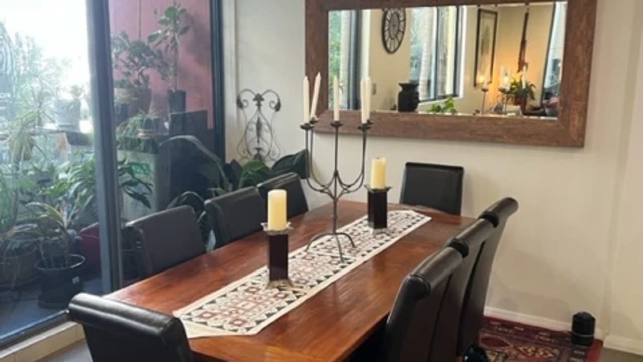 Furnished room in a flatshare