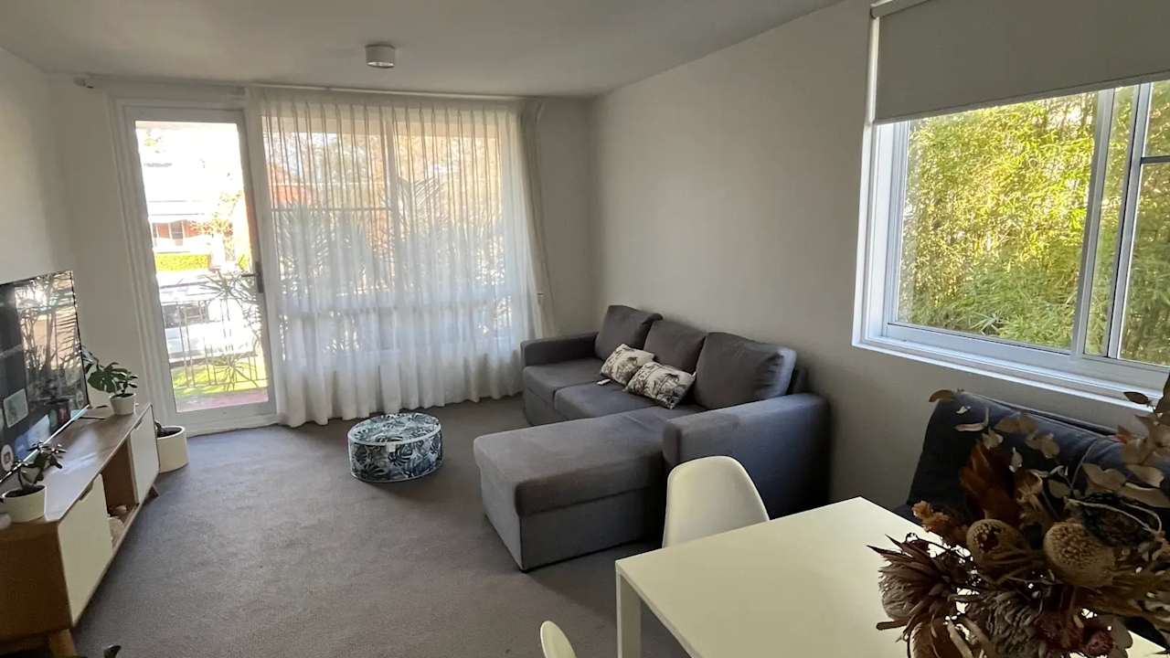 Unfurnished room in a flatshare