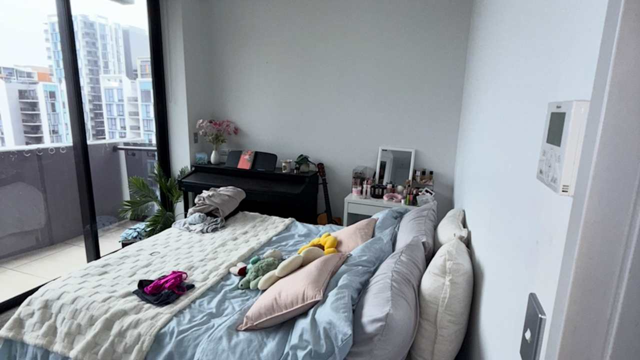 Unfurnished room in a flatshare