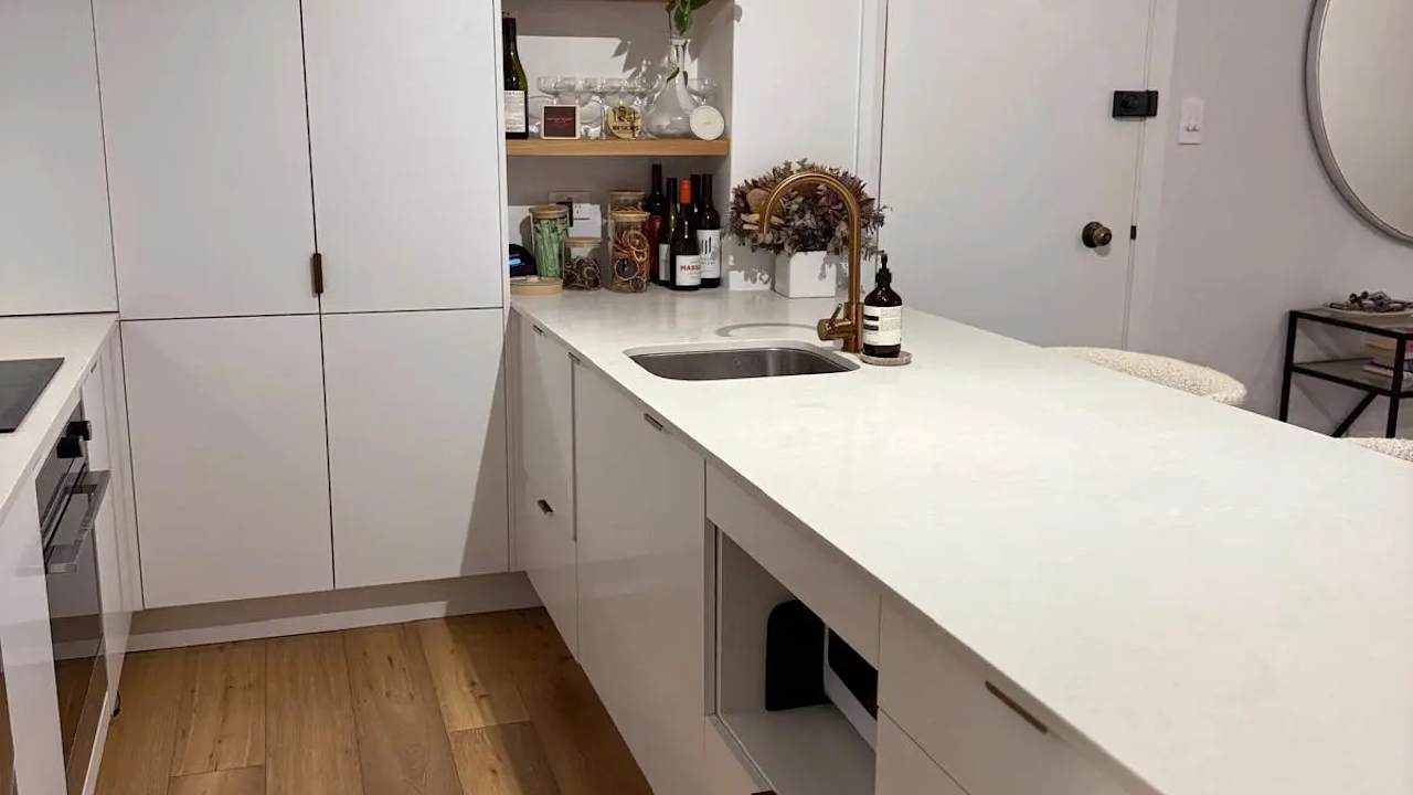 Unfurnished room in a flatshare