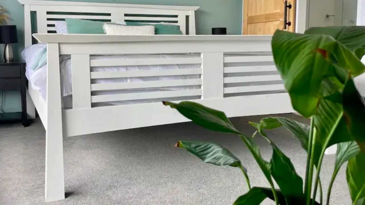 Furnished room with own bathroom