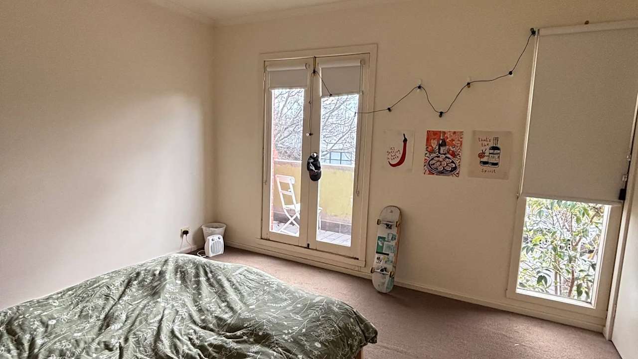 Room in a share house