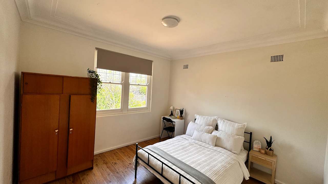Furnished room in a share house