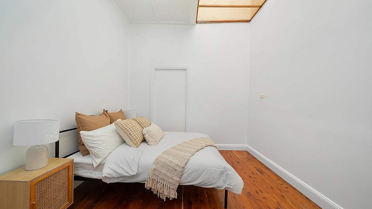 Room in a share house