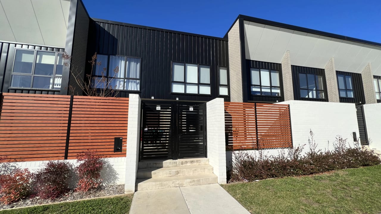 Whole property with 3 rooms for rent