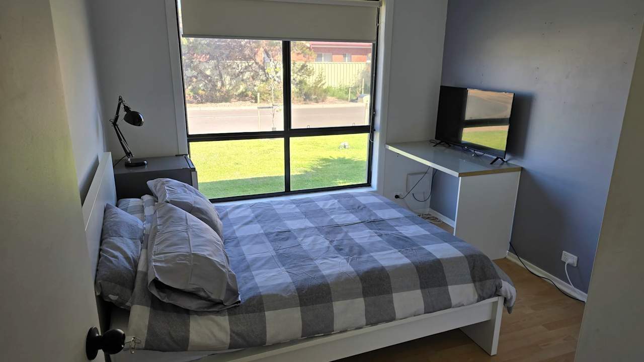 Unfurnished room in a share house