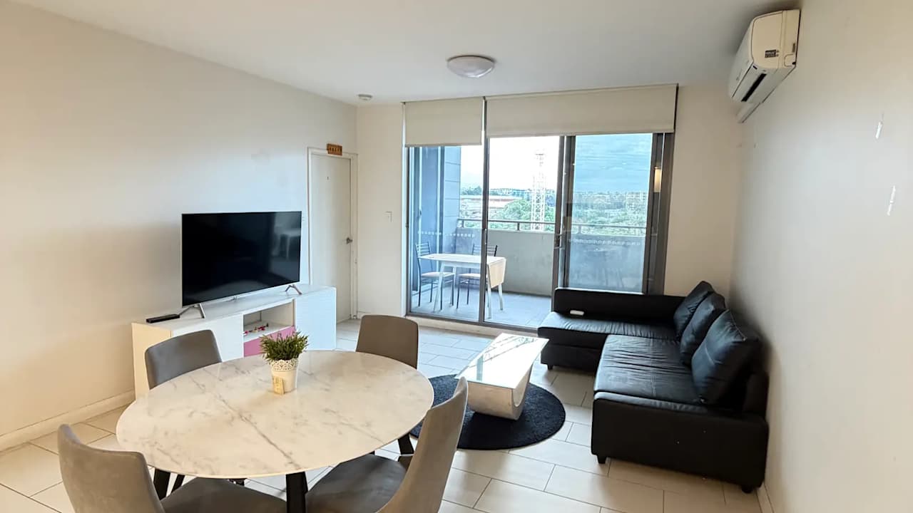 Furnished room in a flatshare