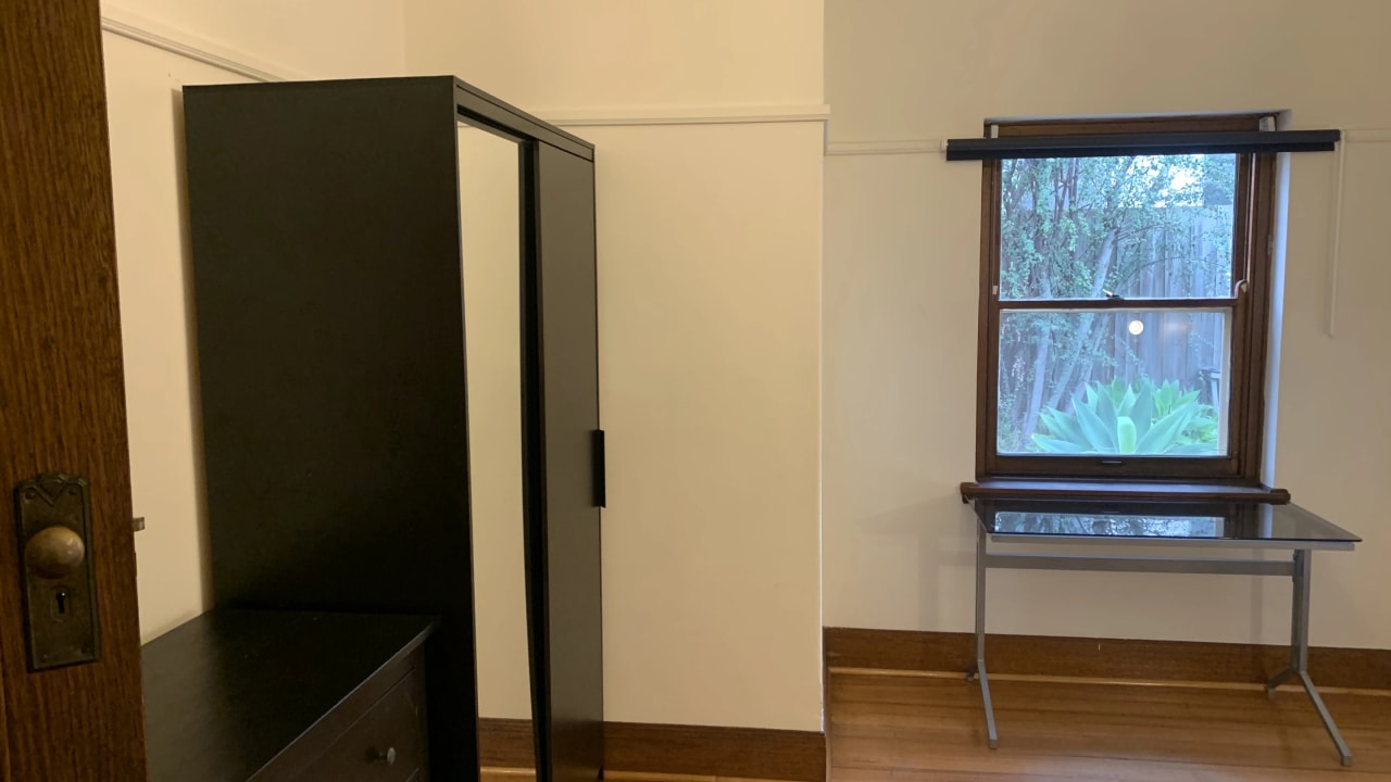 Room in a share house