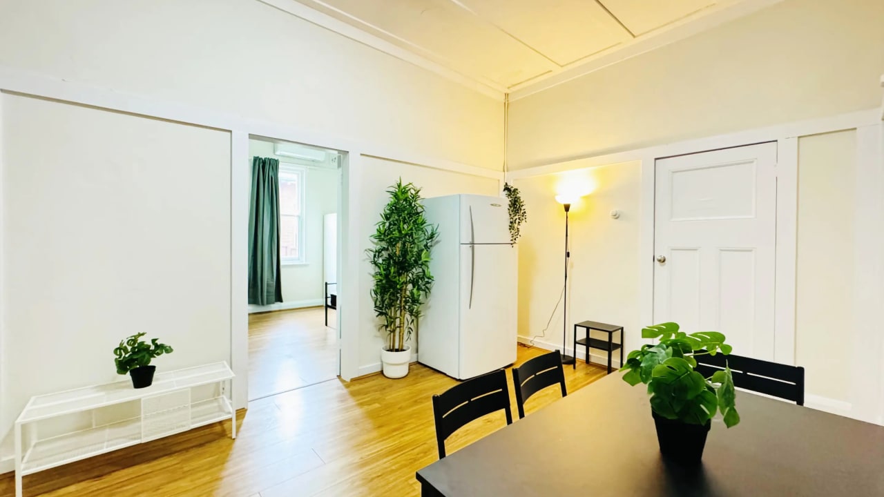 Furnished room in a share house