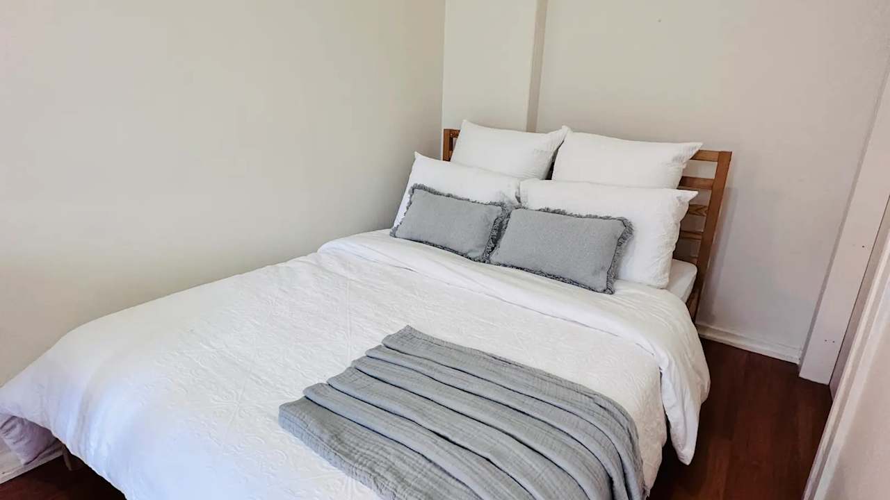 Furnished room in a share house