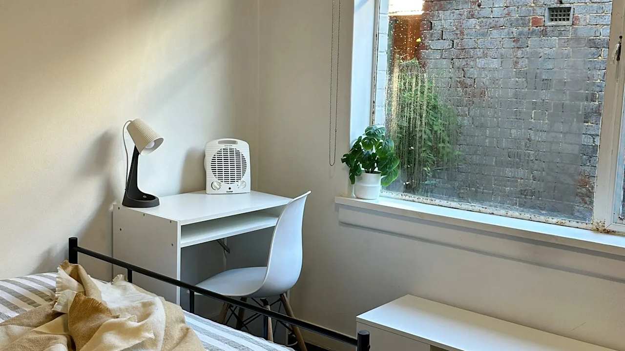 Furnished room in a flatshare