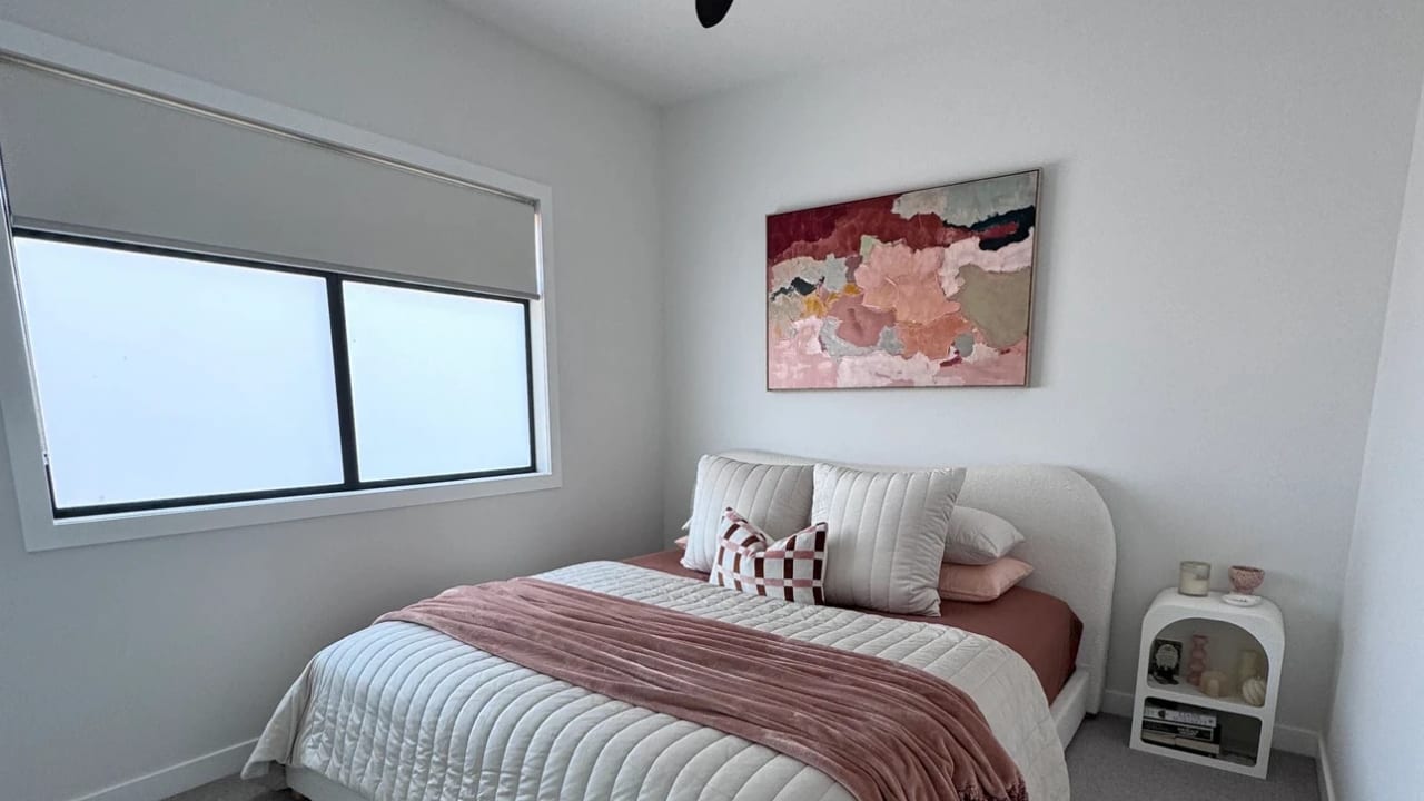 Room in a share house