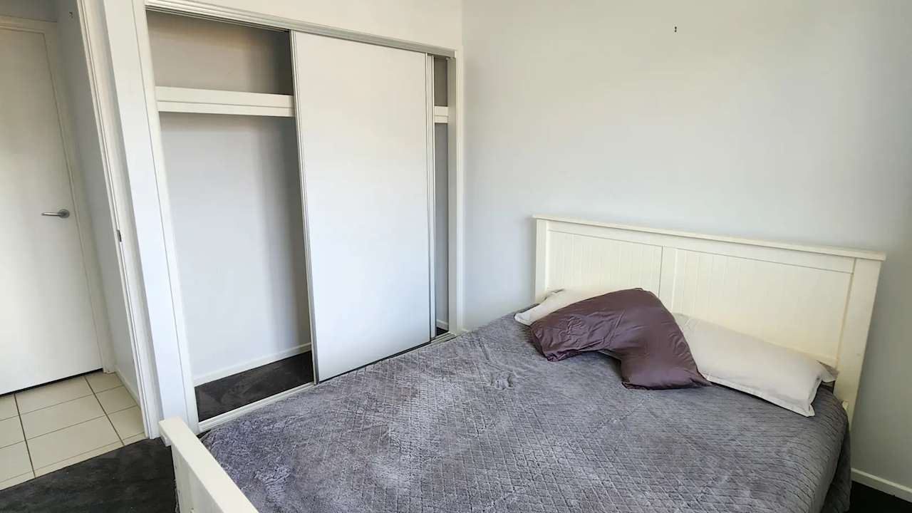 Room in a share house