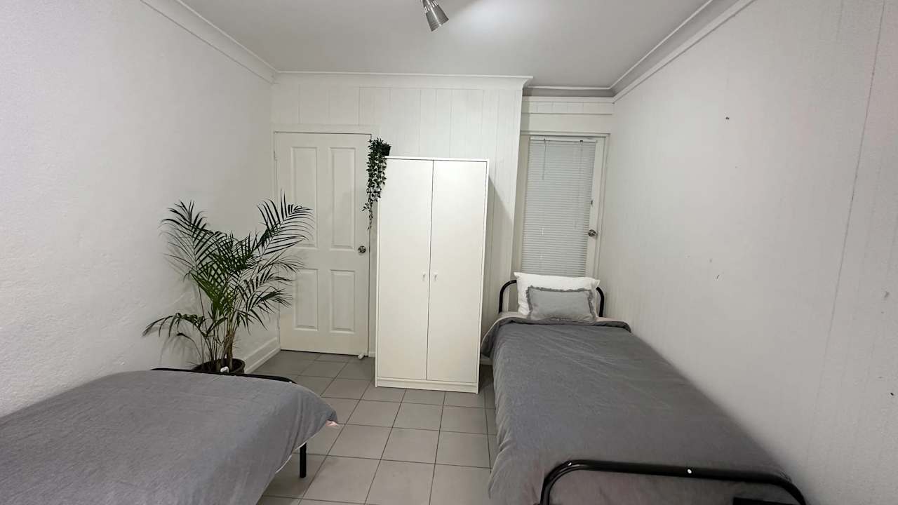 Furnished room with ensuite in a flatshare