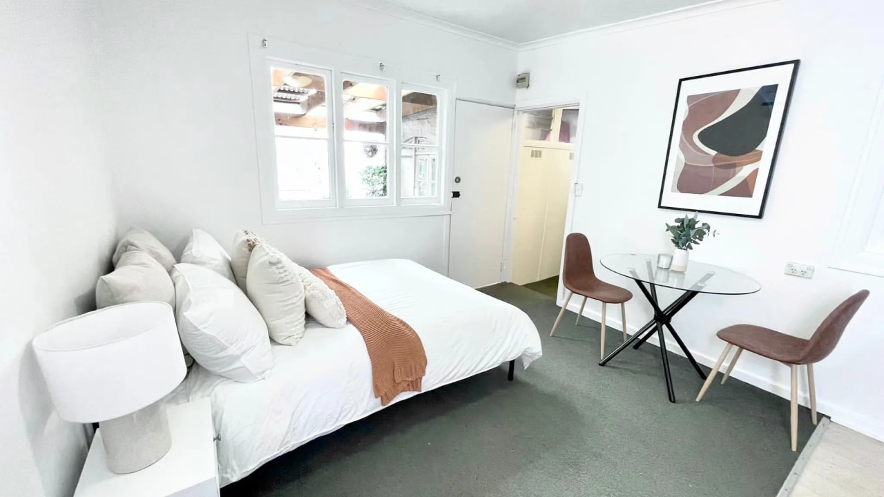 Room studio flat for rent