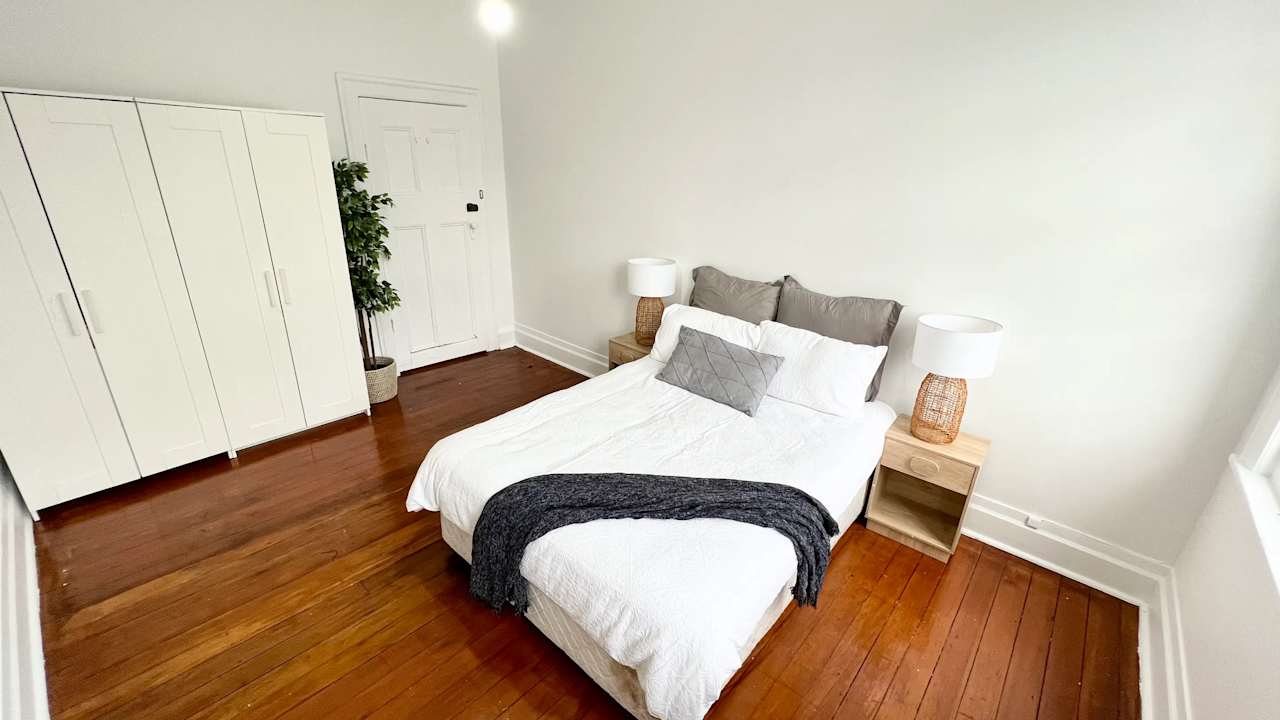 Room in a share house