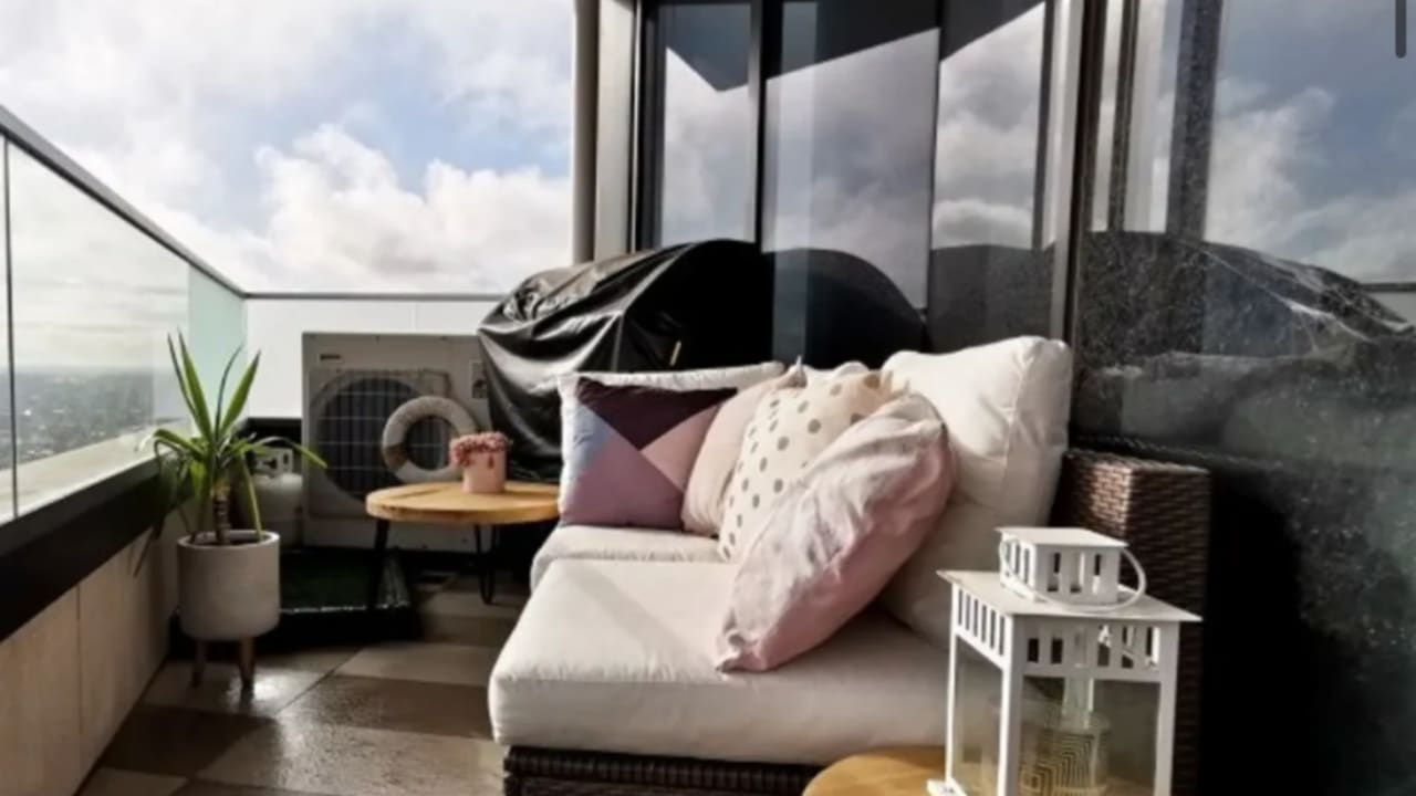 Furnished room with own bathroom