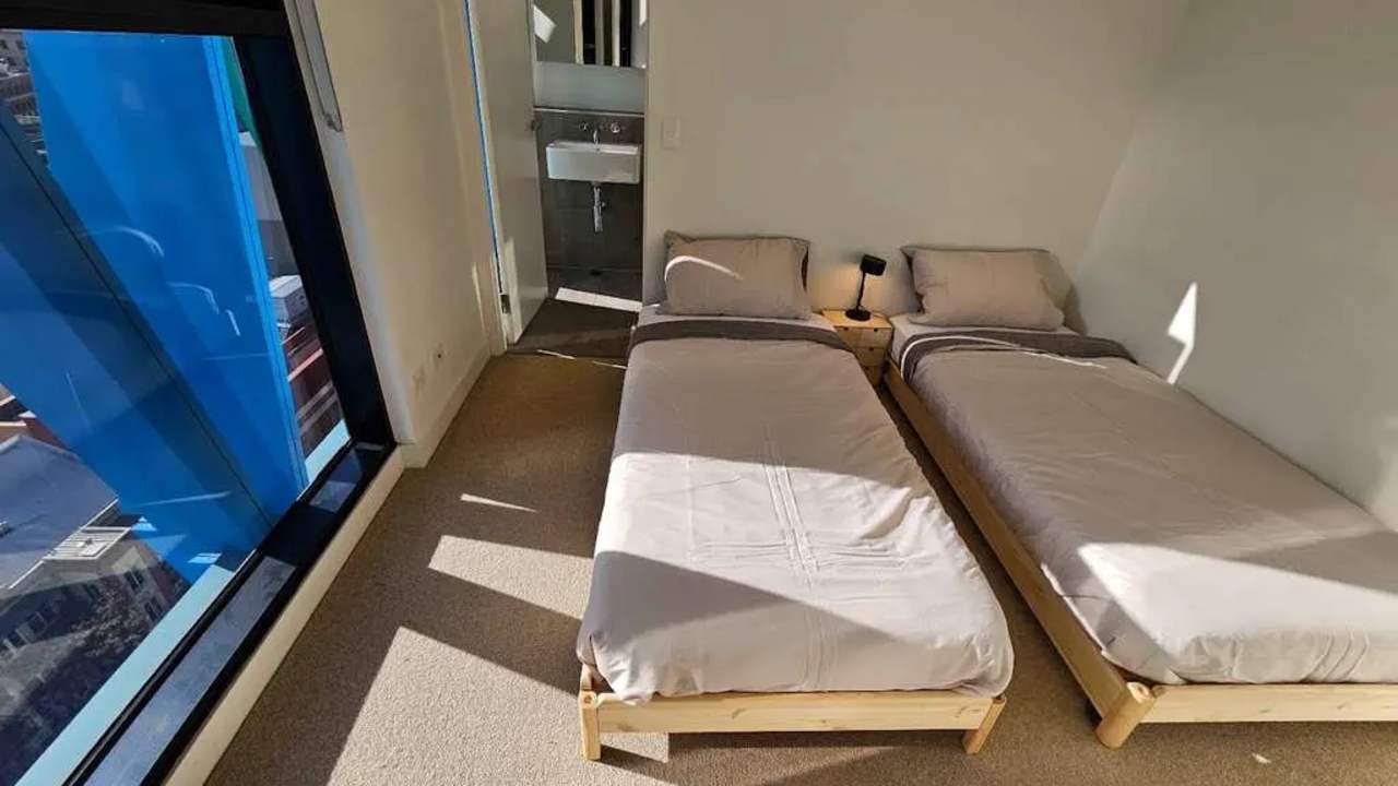 Furnished room with ensuite in a flatshare