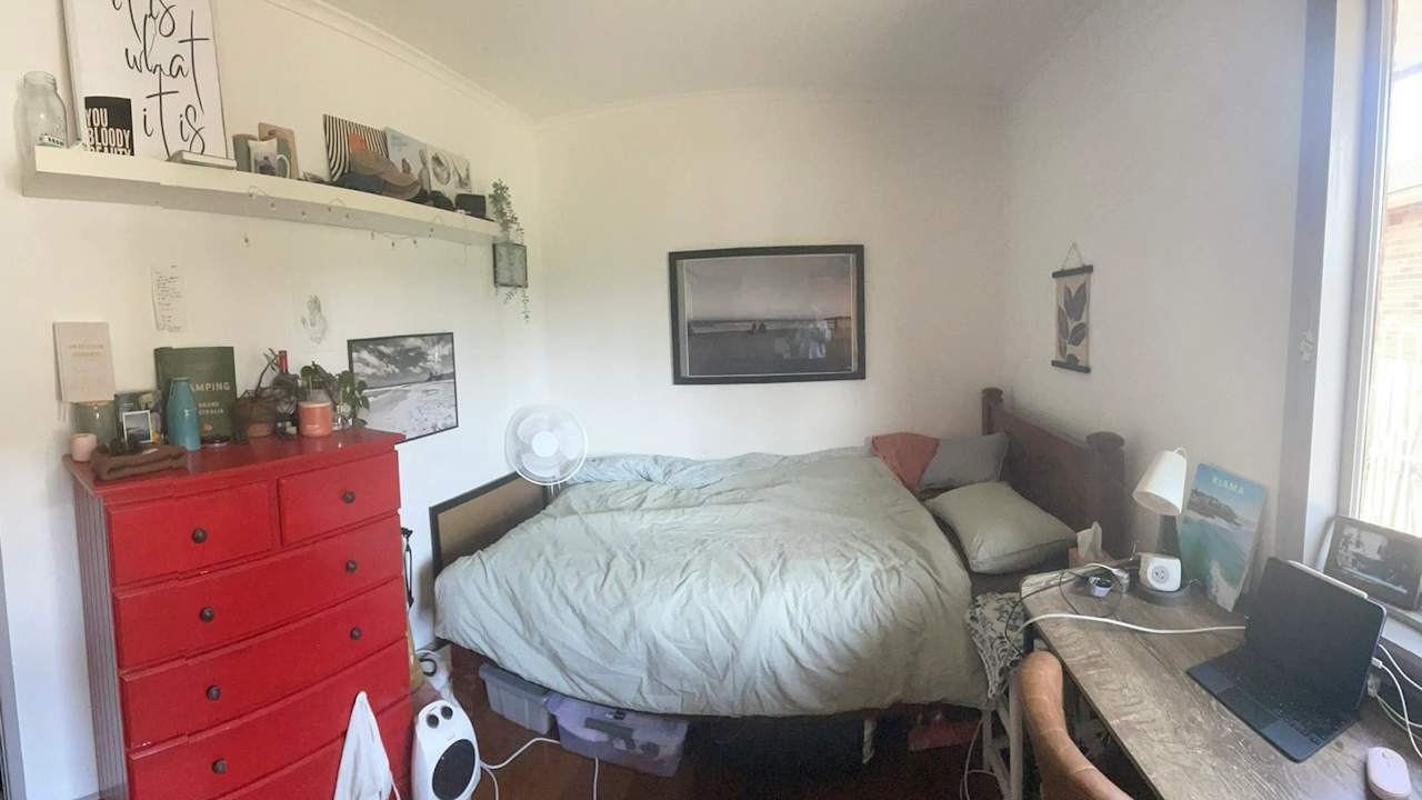 Furnished room in a share house