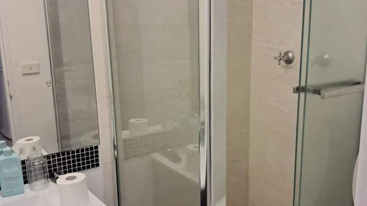 Whole property with 2 rooms for rent