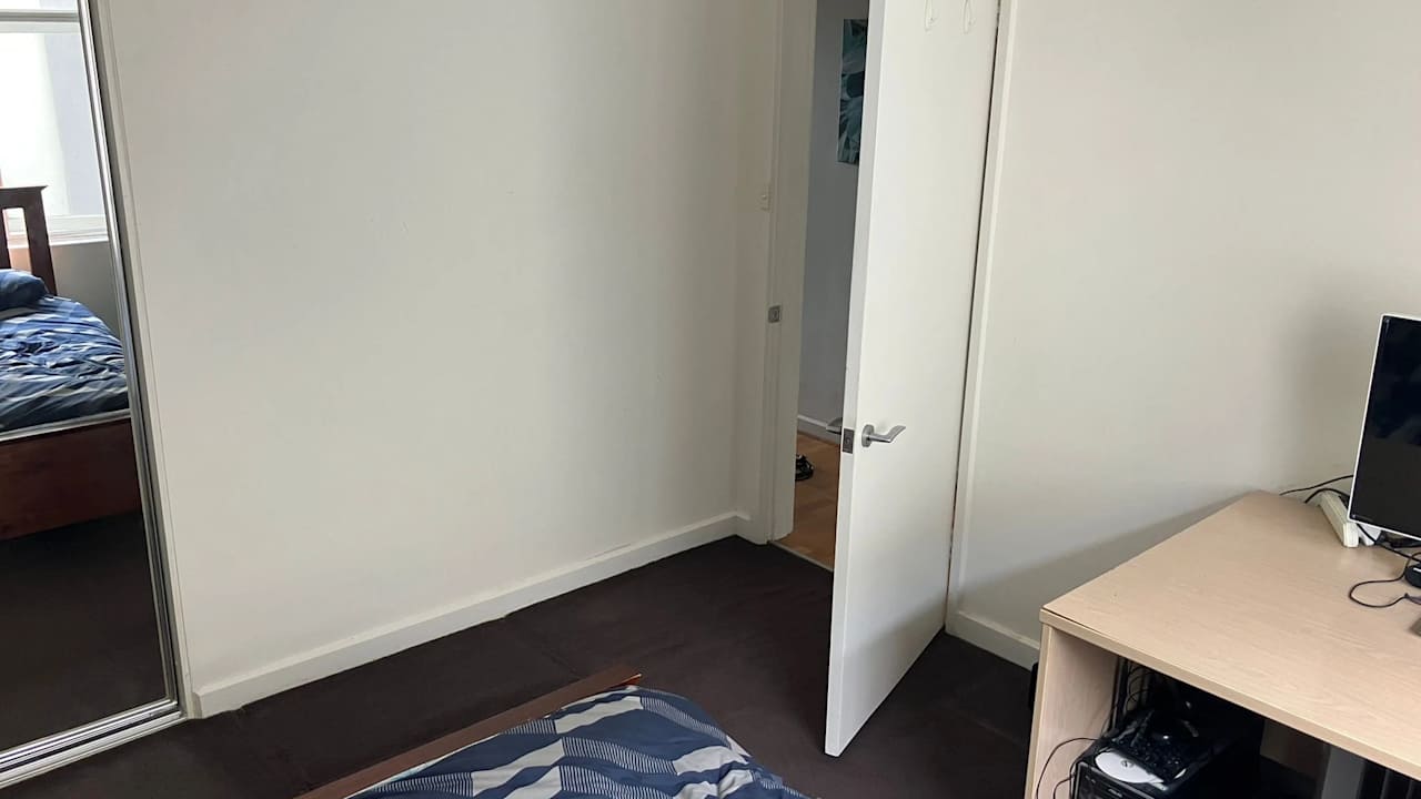 Unfurnished room in a flatshare