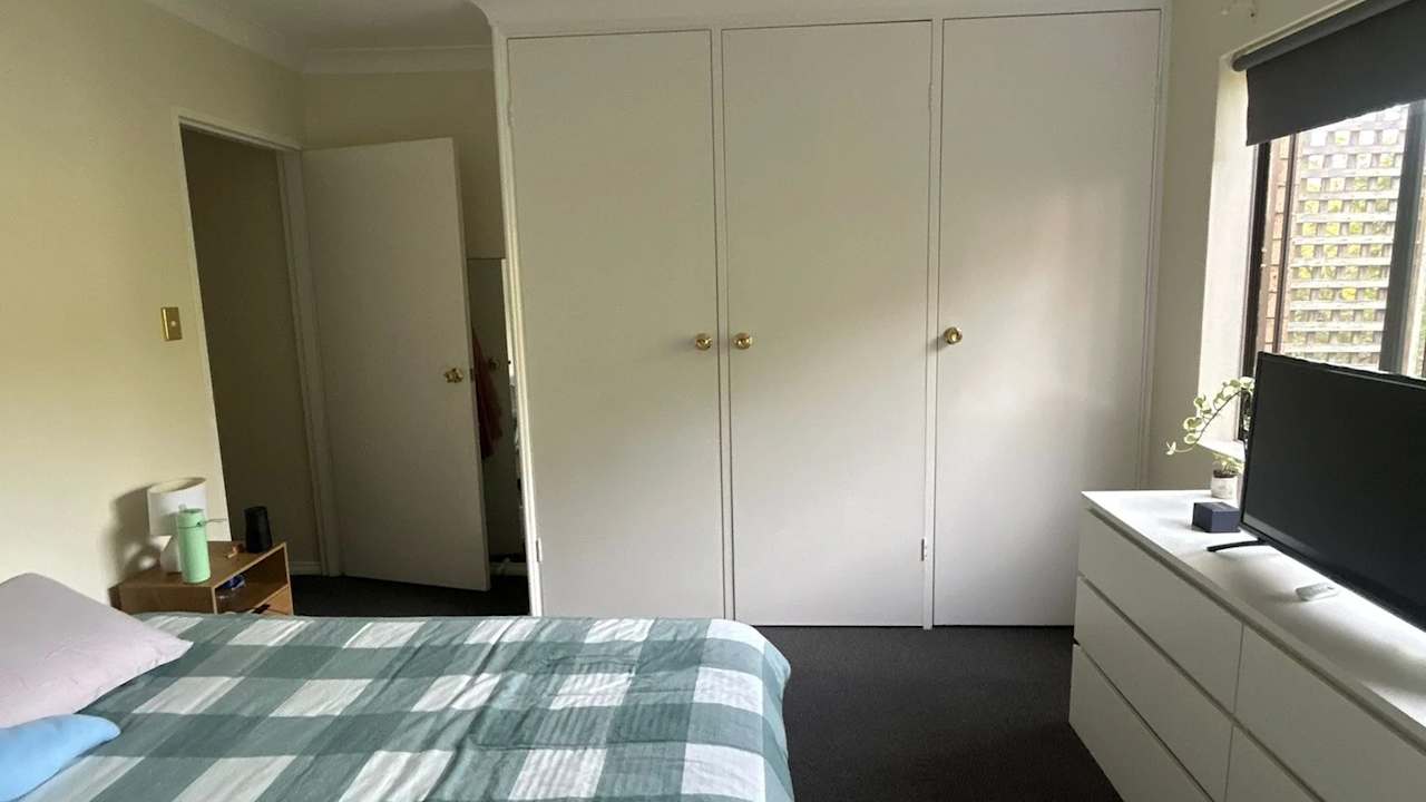 Furnished room in a share house