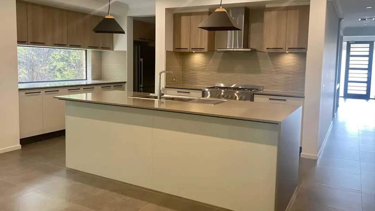 Furnished room with ensuite in a share house