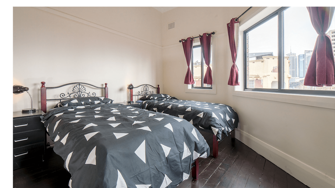 Furnished room in a flatshare
