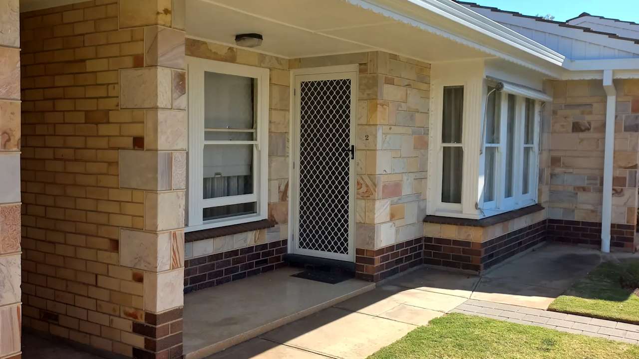 Unfurnished room in a flatshare