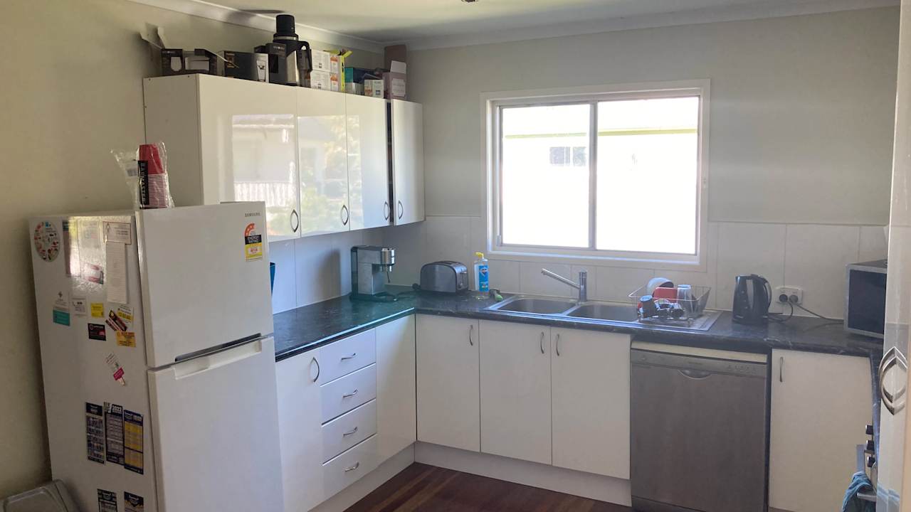 Room in a share house