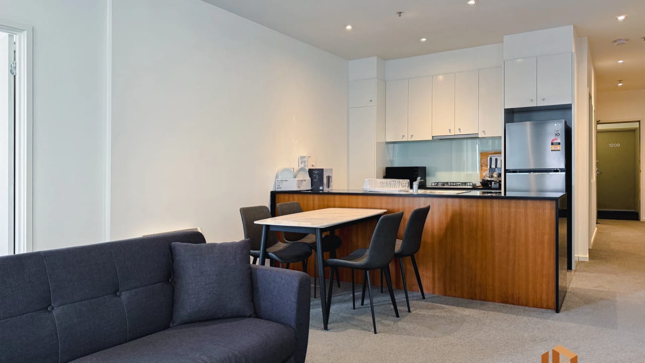 Furnished room in a flatshare