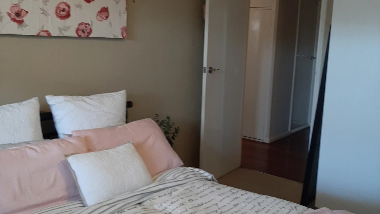 Room in a share house