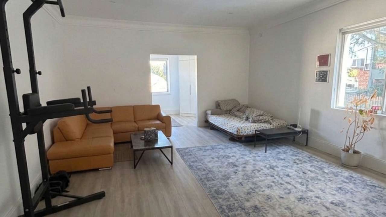Furnished room in a share house