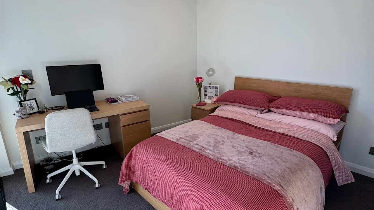 Room with ensuite in a share house