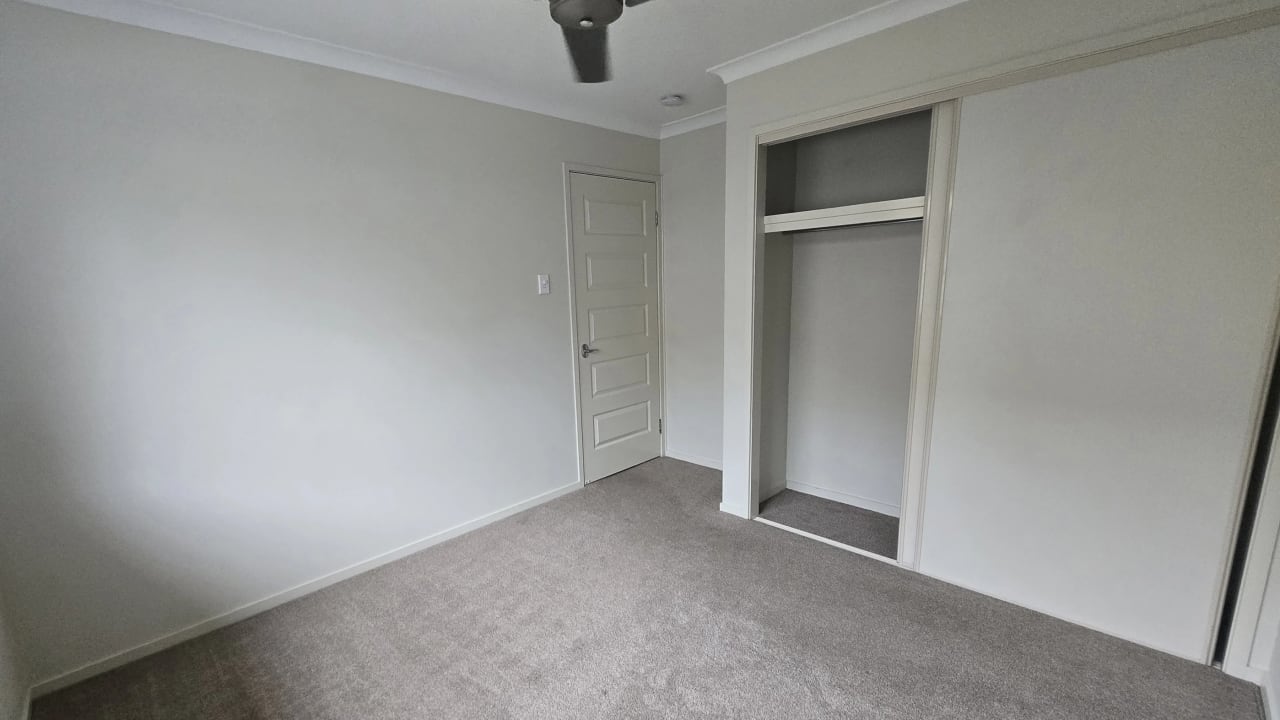 Unfurnished room in a share house