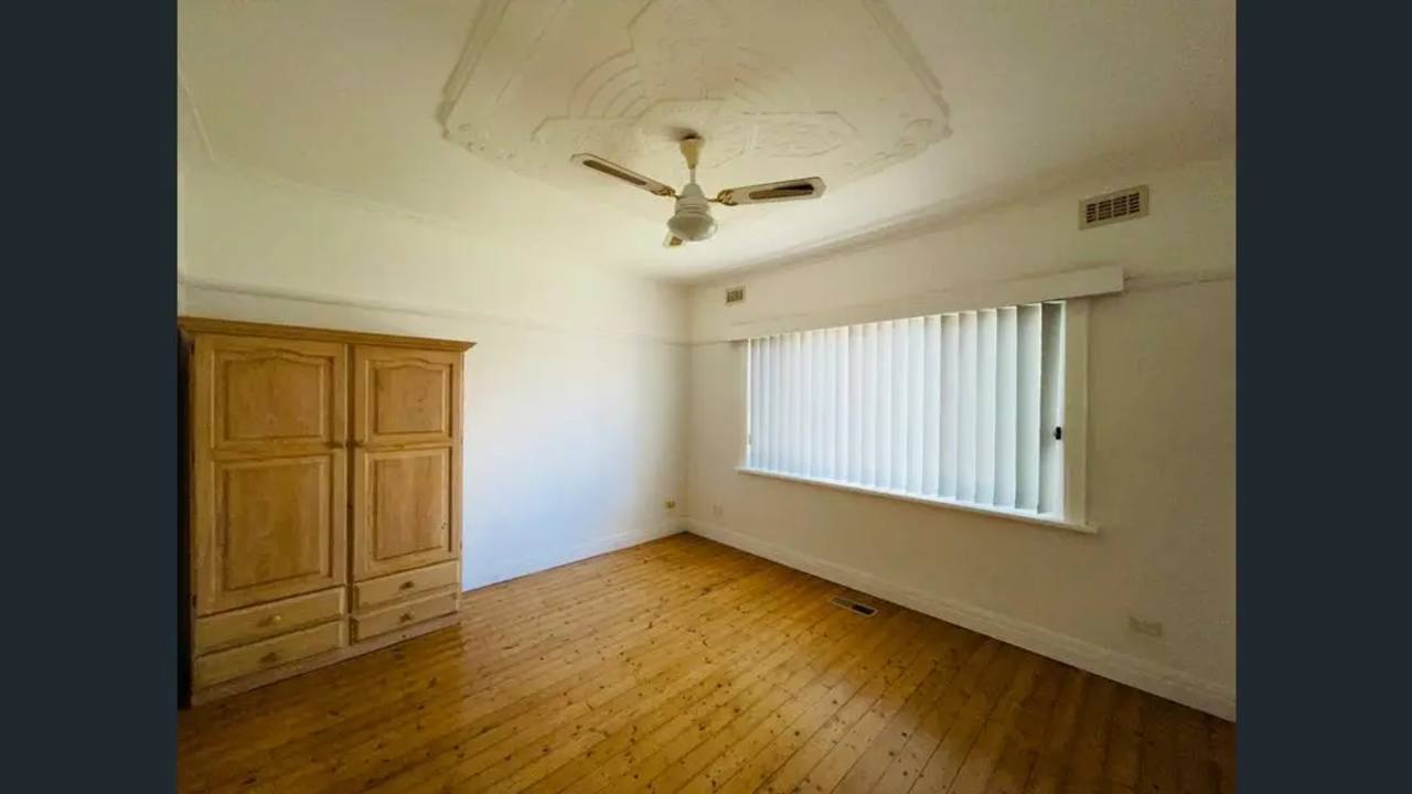 Room in a share house