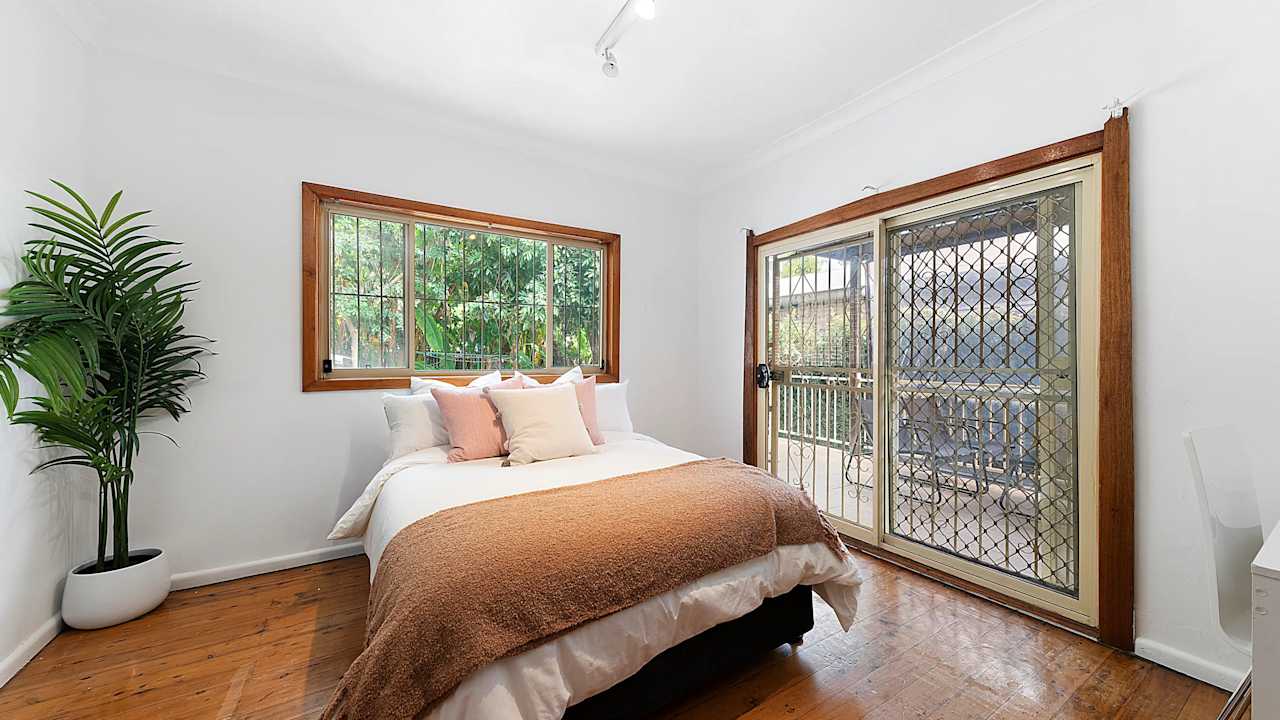 Room in a share house
