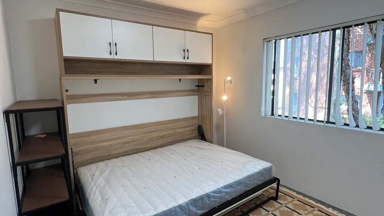Furnished room in a flatshare