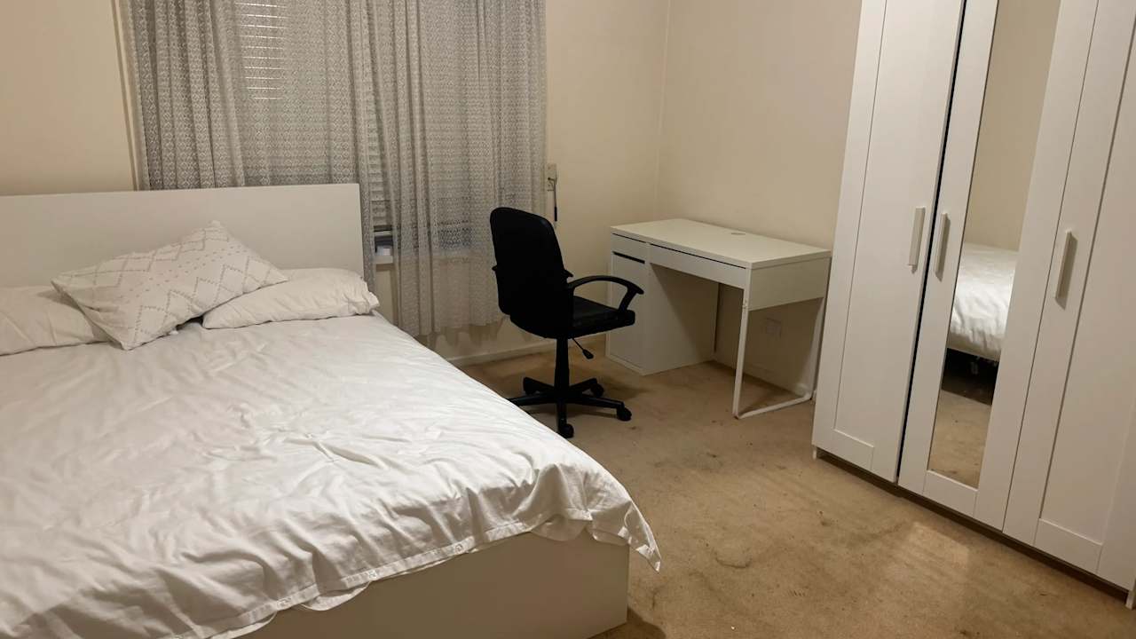 Furnished room in a share house
