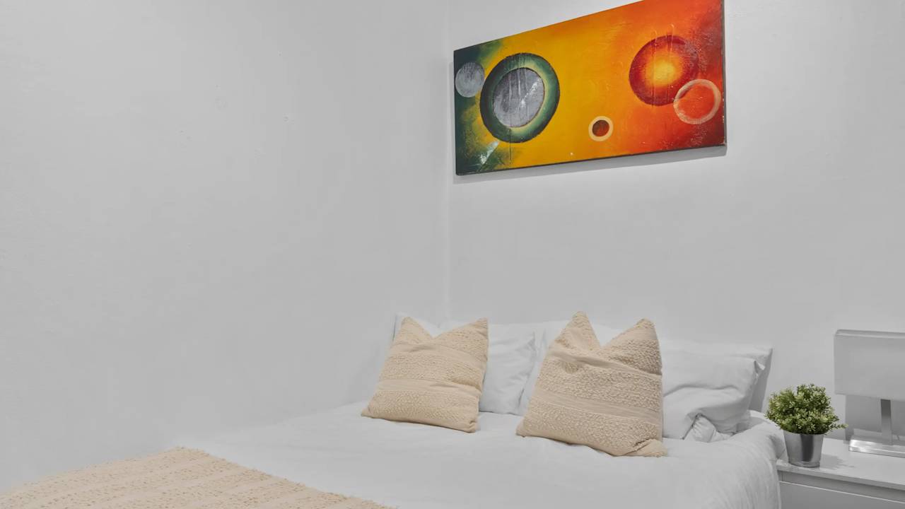 Furnished room in a share house