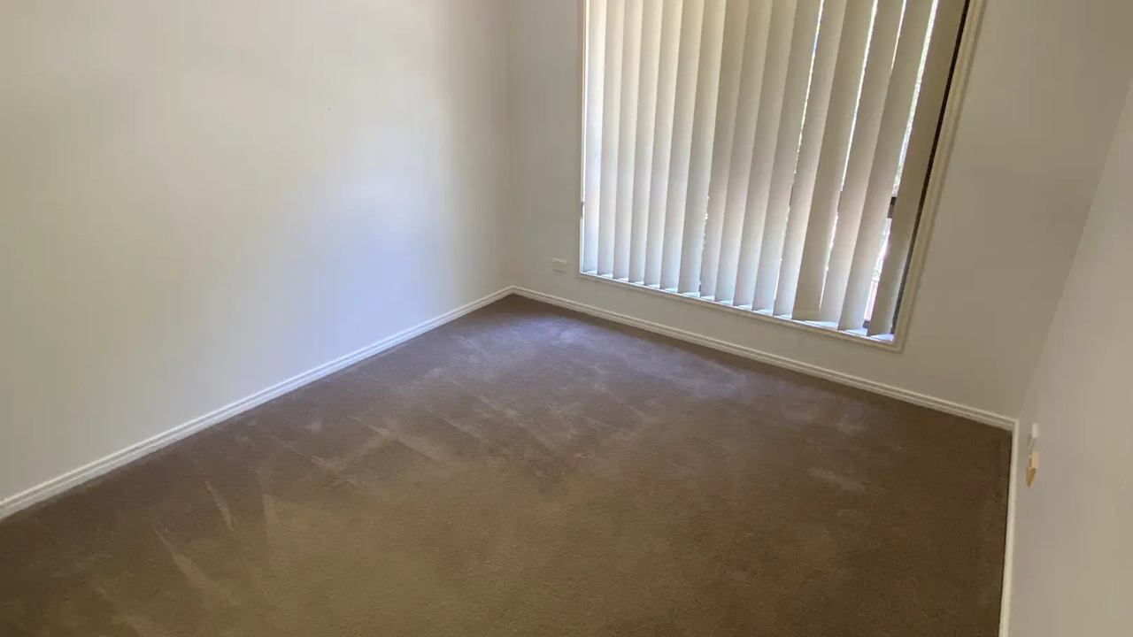 Unfurnished room in a flatshare